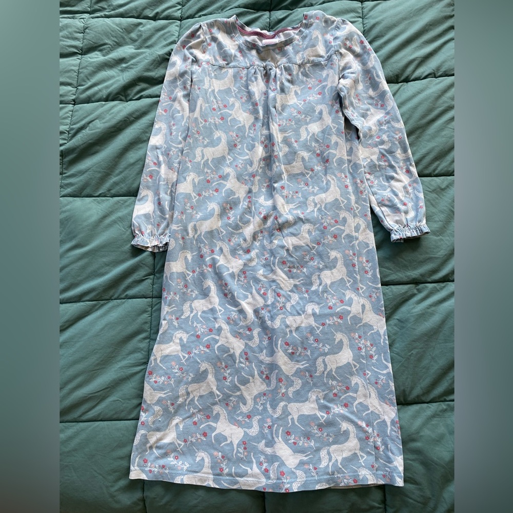 Mini Boden girl’s long sleeve unicorn print nightgown size 9-10 (140 cm)